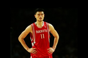 开云APP-西甲国家德比之夜，杜兰特关键战不手软，当足球与篮球的大心脏同频共振