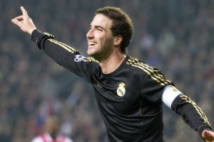 开云APP-浙江队关键战突围爵士，德罗赞成为关键先生