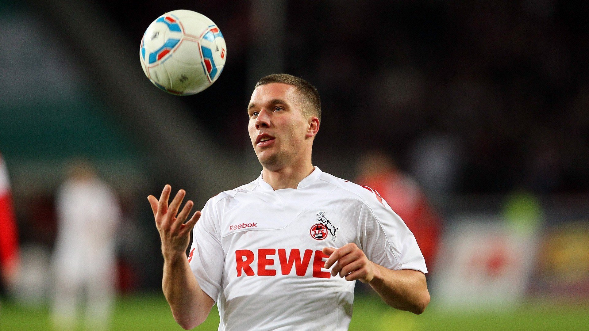 欧冠半决赛之夜，姆巴佩全场最佳无争议，巴黎王子公园球场见证新王登基